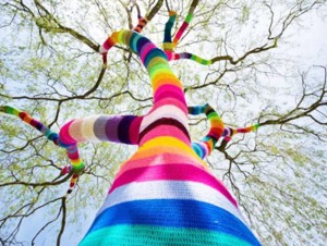 yarn-bombing-treees