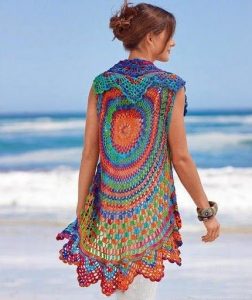 Gilet-au-crochet-pour-femme-avec-patrons-3